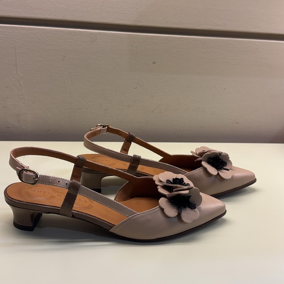 Chie Mihara Blush Pink leather Floral Appliqué Slingback kitten Heels NWT - Picture 2 of 5